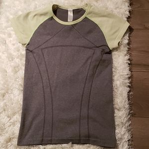 Ivivva running tee